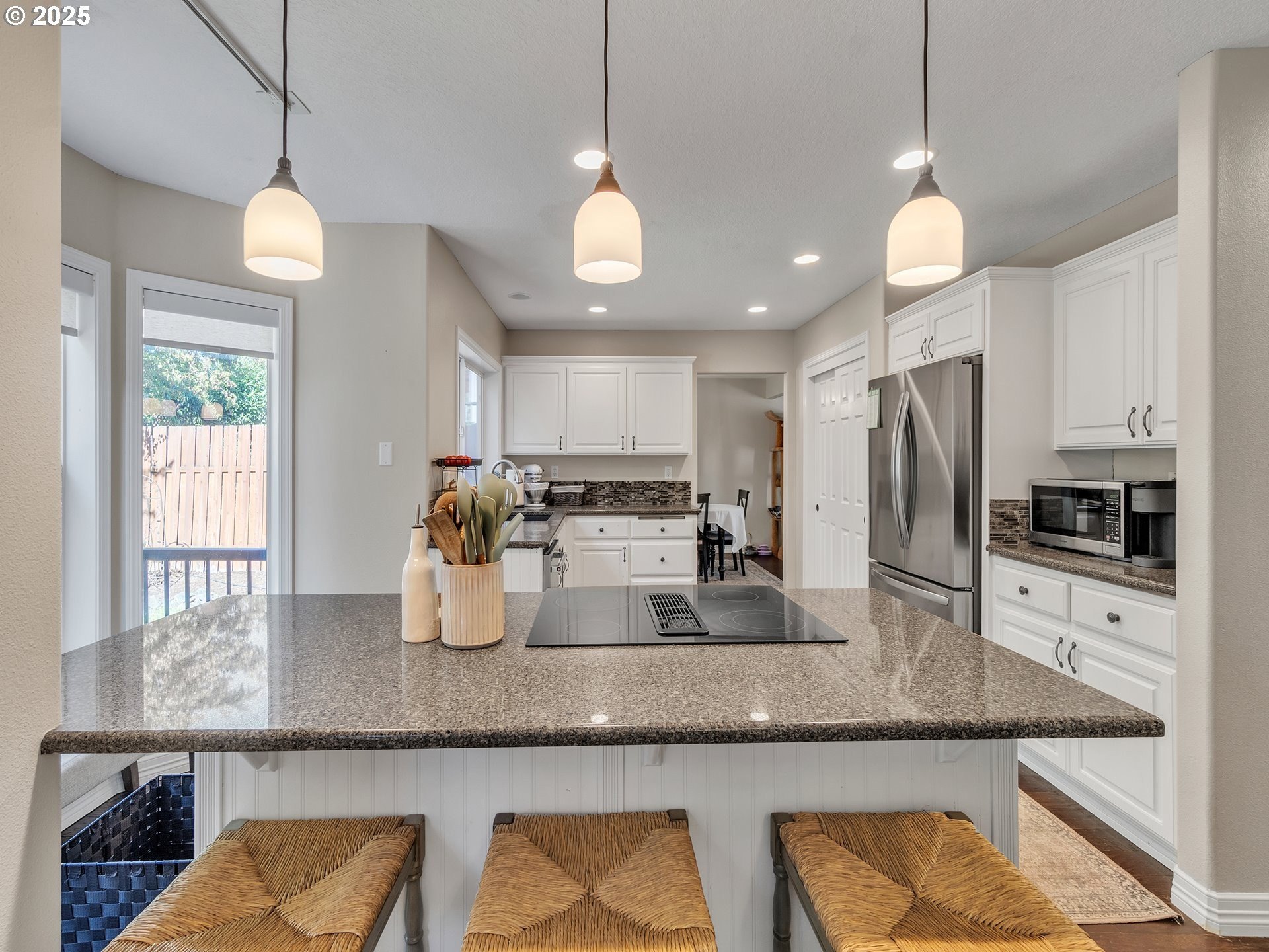 Newberg, Oregon, 97132, United States, 4 Bedrooms Bedrooms, ,3 BathroomsBathrooms,Residential,For Sale,1962580