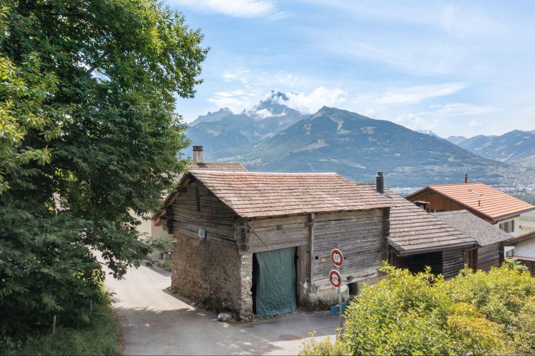  Village house with old outbuildings, rare potential - 物件實景