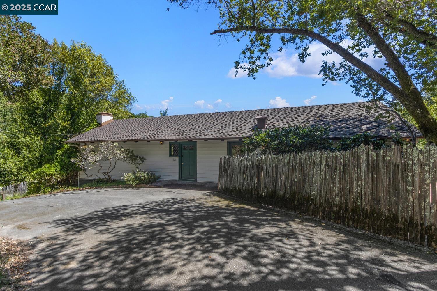 Orinda, California, 94563, United States, 6 Bedrooms Bedrooms, ,4 BathroomsBathrooms,Residential,For Sale,1838160