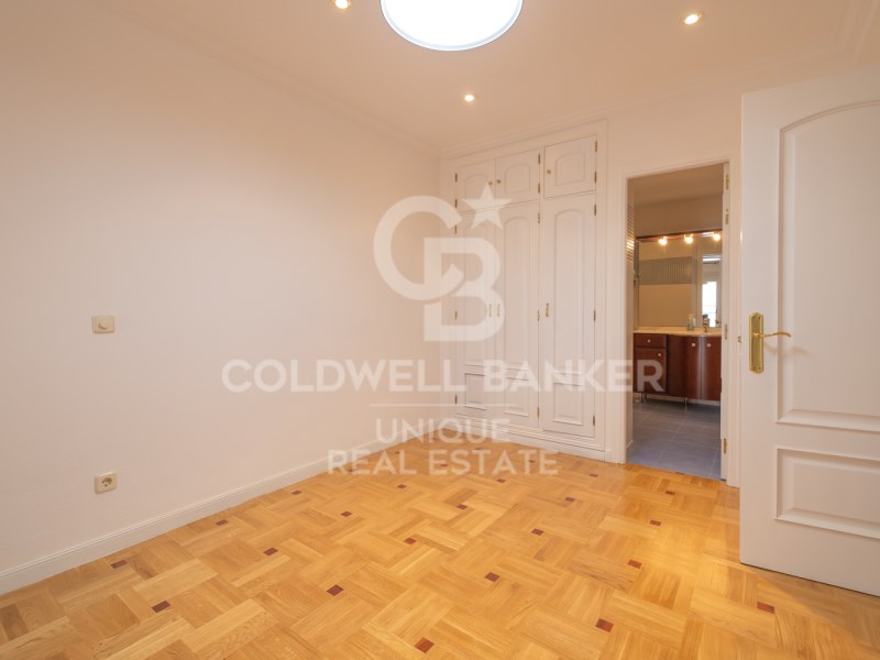 Madrid, Comunidad de Madrid, ES, 5 Bedrooms Bedrooms, ,3 BathroomsBathrooms,Residential,For Sale,1847498