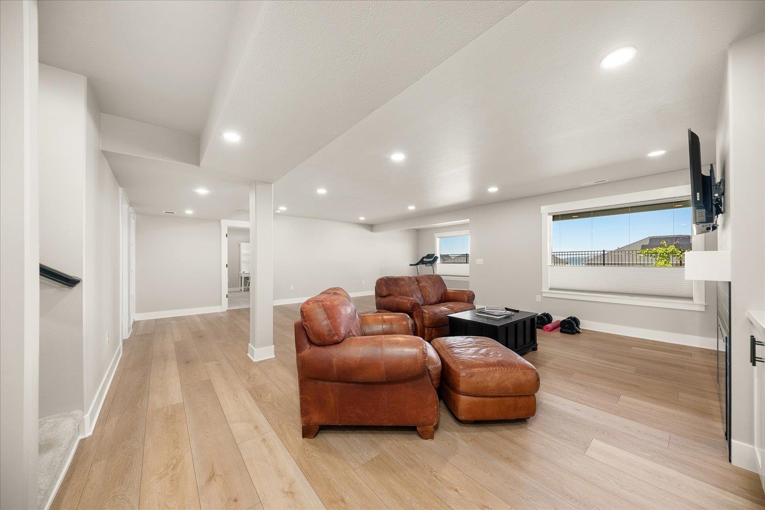 Greenacres, Washington, 99016, United States, 5 Bedrooms Bedrooms, ,3 BathroomsBathrooms,Residential,For Sale,1848364