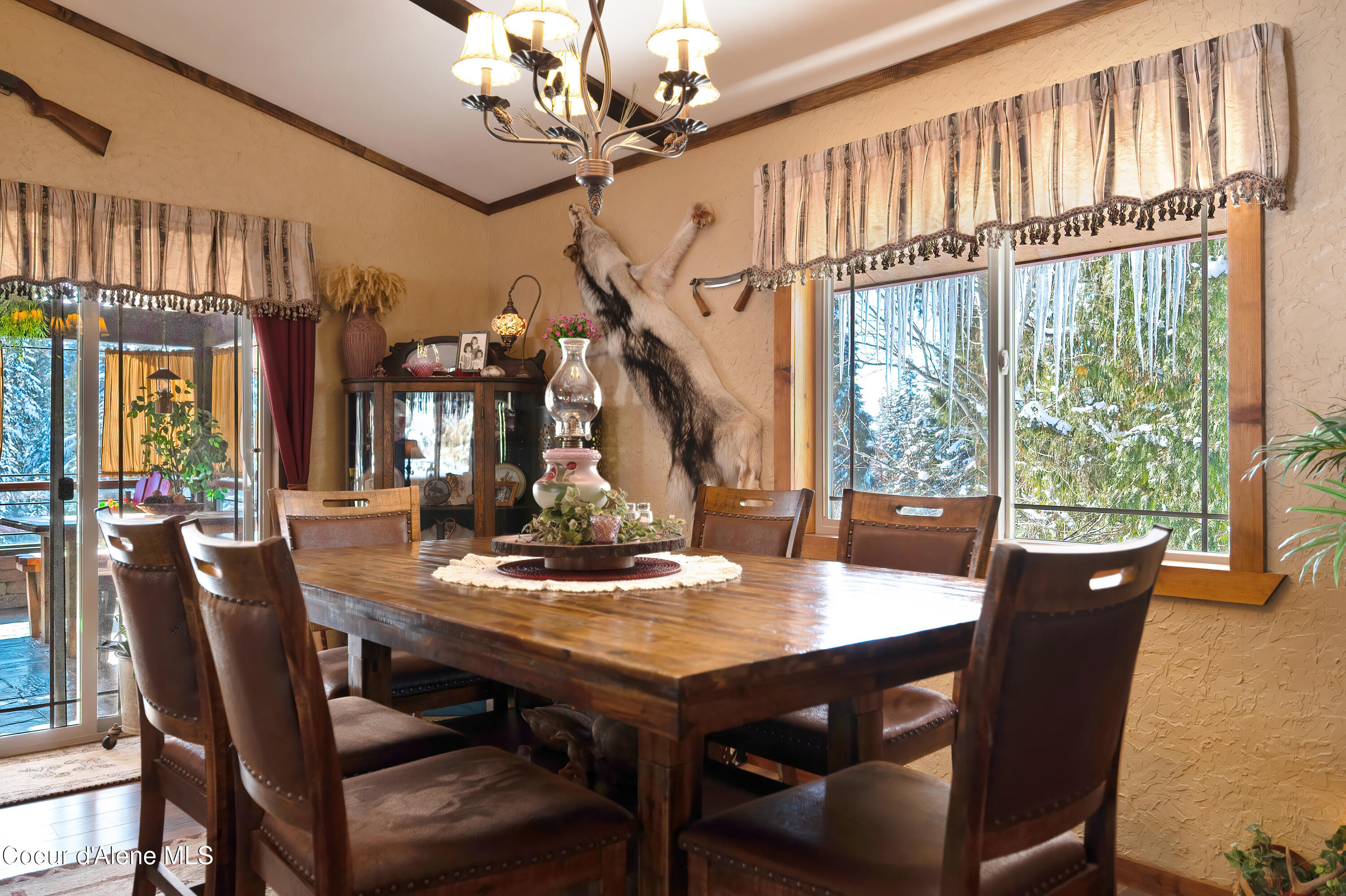 St. Maries, Idaho, 83861, United States, 3 Bedrooms Bedrooms, ,3 BathroomsBathrooms,Residential,For Sale,2011684