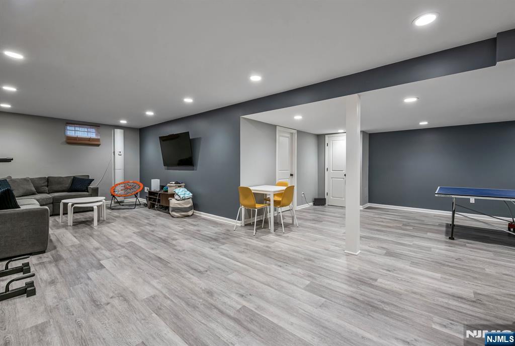 Tenafly, New Jersey, 07670, United States, 6 Bedrooms Bedrooms, ,5 BathroomsBathrooms,Residential,For Sale,1743574