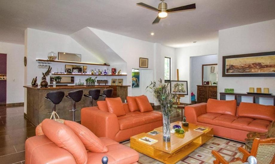 Corregidora, Querétaro, 76000, Mexico, 5 Bedrooms Bedrooms, ,1 BathroomBathrooms,Residential,For Sale,1994354