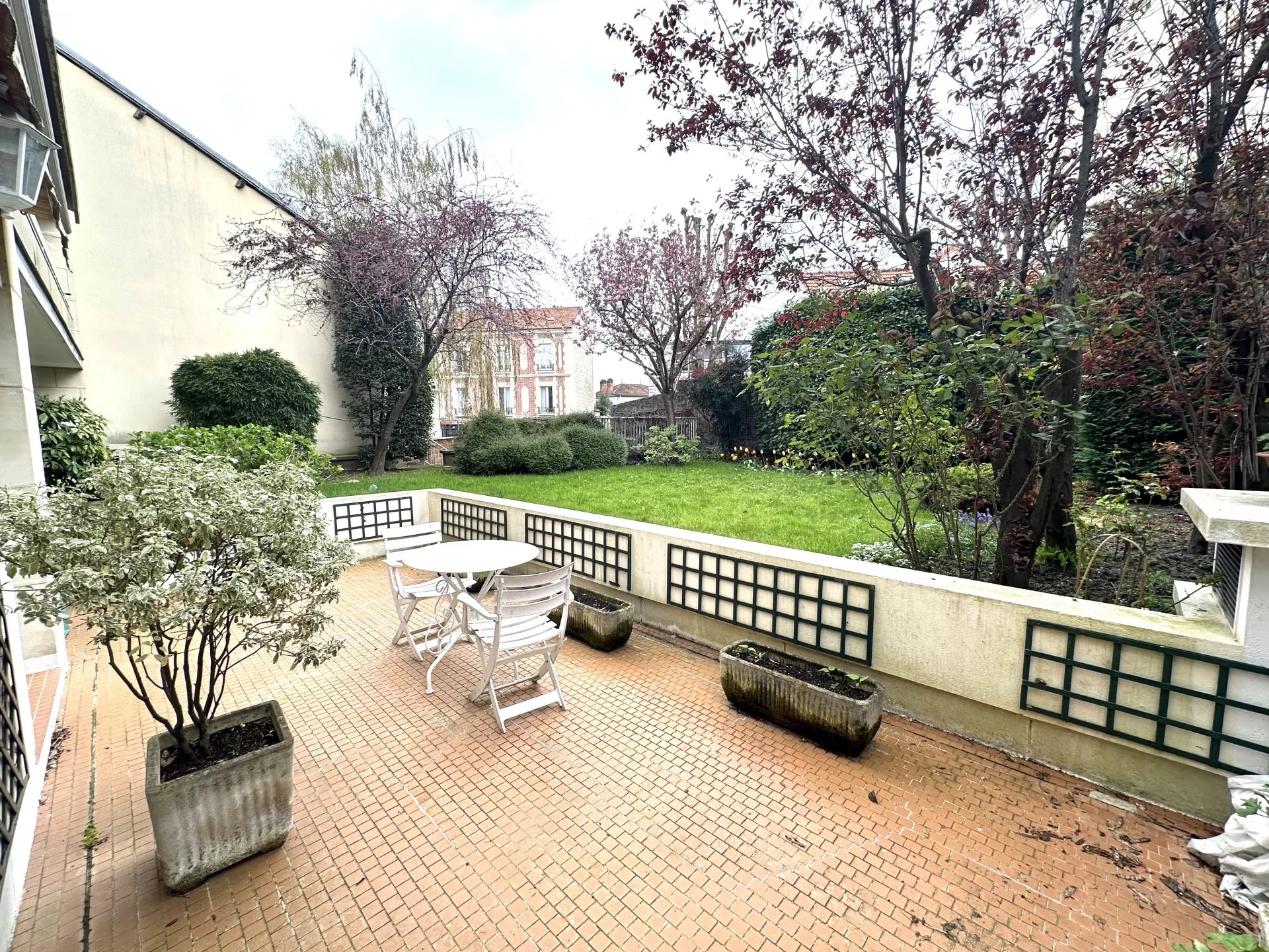 Le Vésinet, Île-de-France, 78110, FR, 2 Bedrooms Bedrooms, ,2 BathroomsBathrooms,Residential,For Sale,1994889