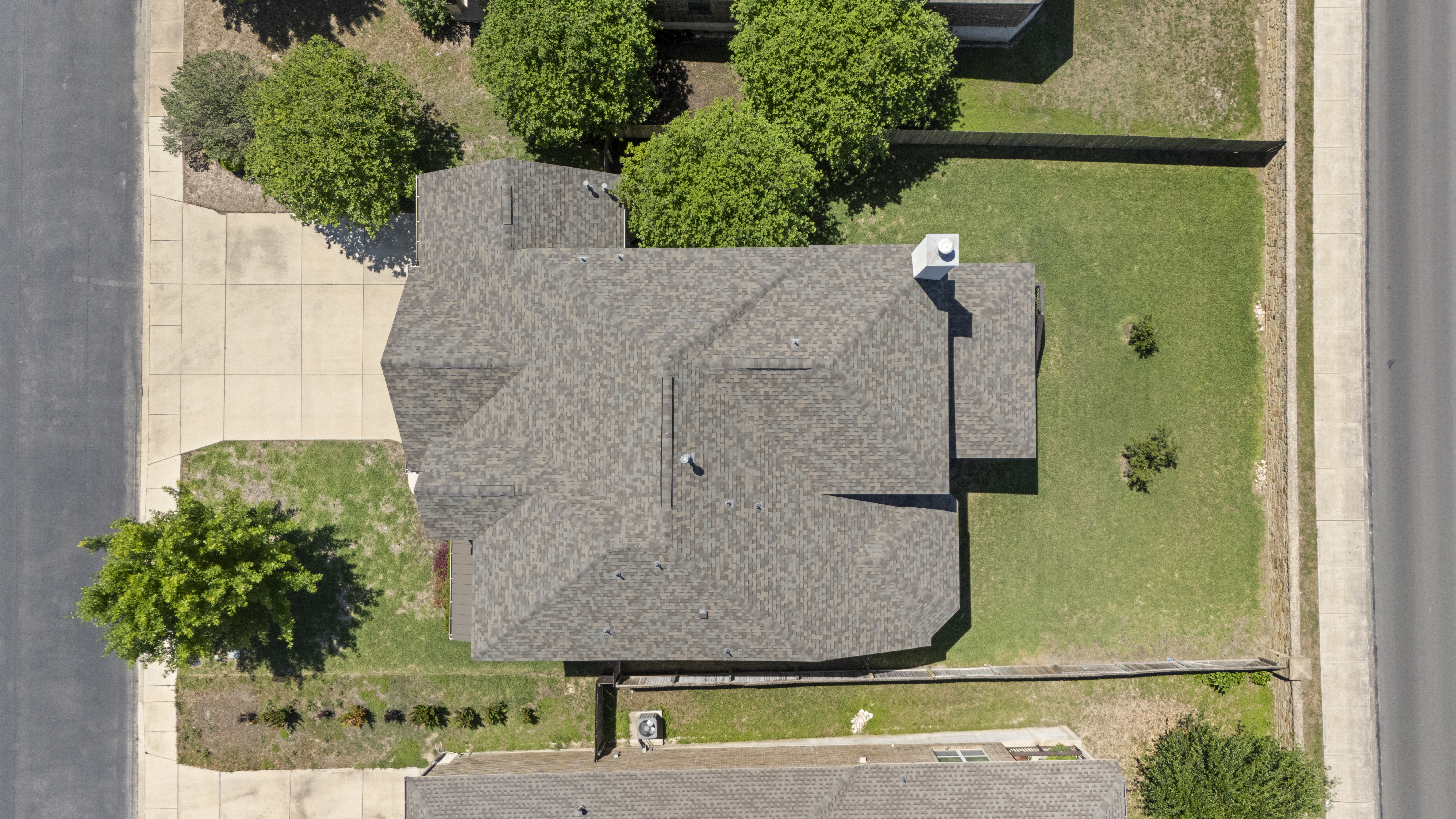  Flexible Living + Game Room in Desirable Northside ISD - 物件實景