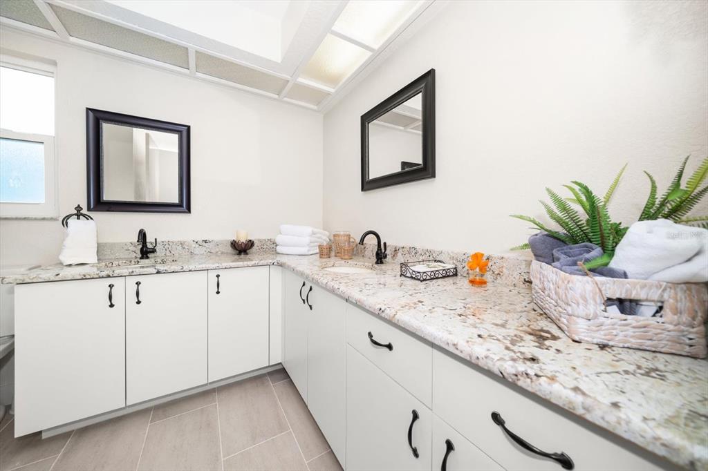 Clearwater, Florida, 33761, United States, 5 Bedrooms Bedrooms, ,3 BathroomsBathrooms,Residential,For Sale,1919685