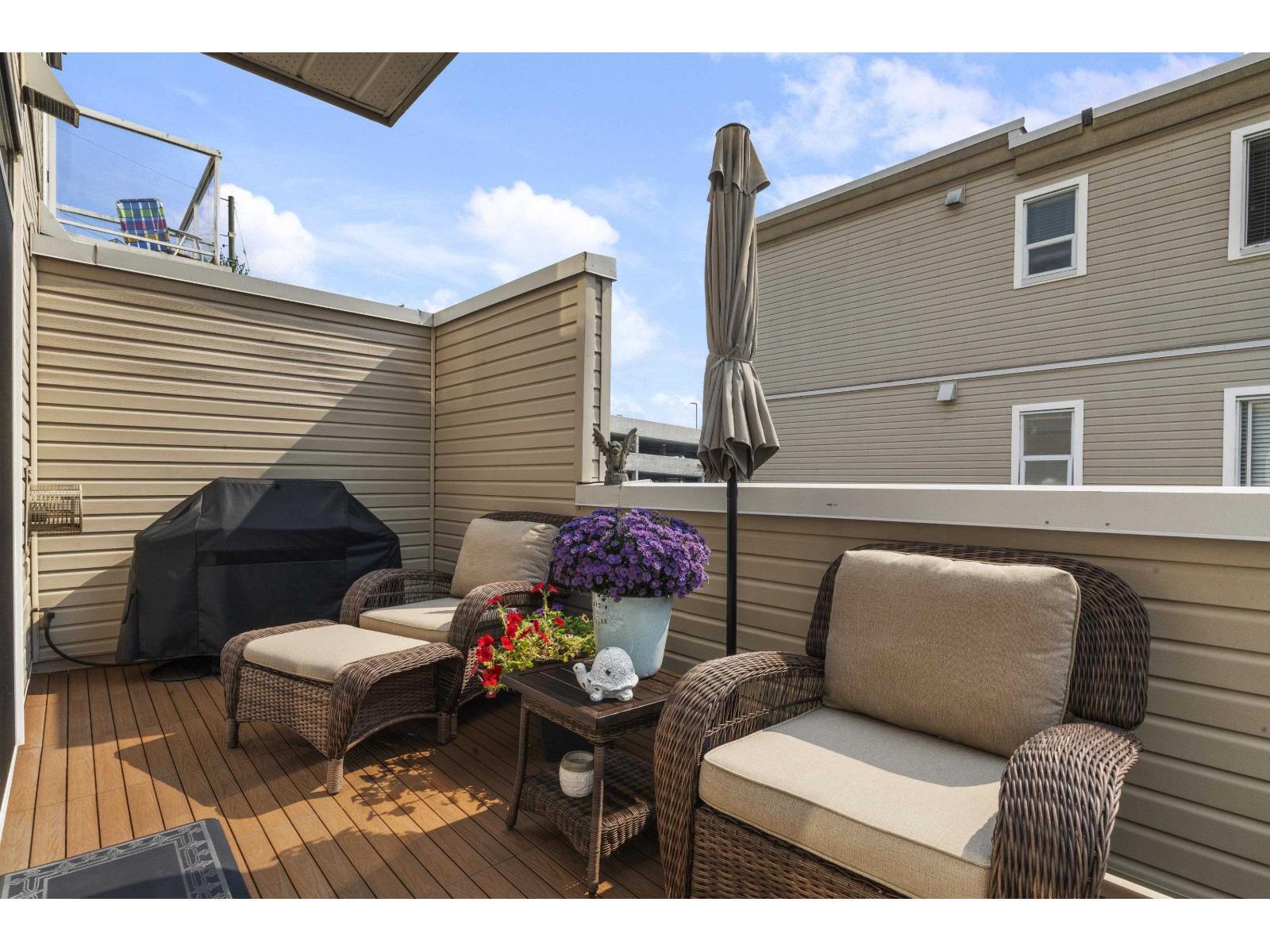 WHITE ROCK, British Columbia, V4B 3T4, CA, 3 Bedrooms Bedrooms, ,4 BathroomsBathrooms,Residential,For Sale,1949298