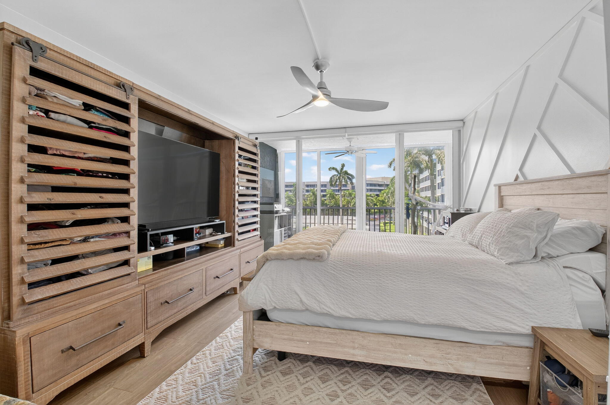 Delray Beach, Florida, 33483, United States, 2 Bedrooms Bedrooms, ,2 BathroomsBathrooms,Residential,For Sale,1932653