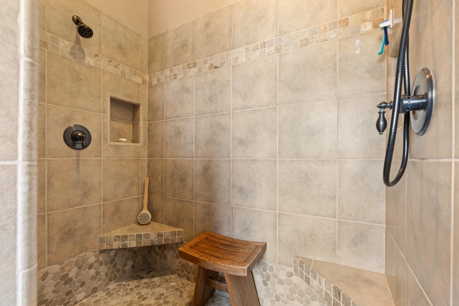 Penn Valley, California, 95946, United States, 5 Bedrooms Bedrooms, ,3 BathroomsBathrooms,Residential,For Sale,1915394