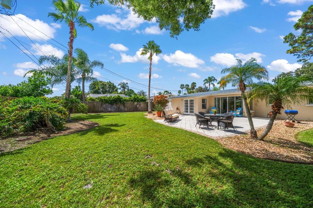 Belleair, Florida, 33756, United States, 2 Bedrooms Bedrooms, ,2 BathroomsBathrooms,Residential,For Sale,1988063