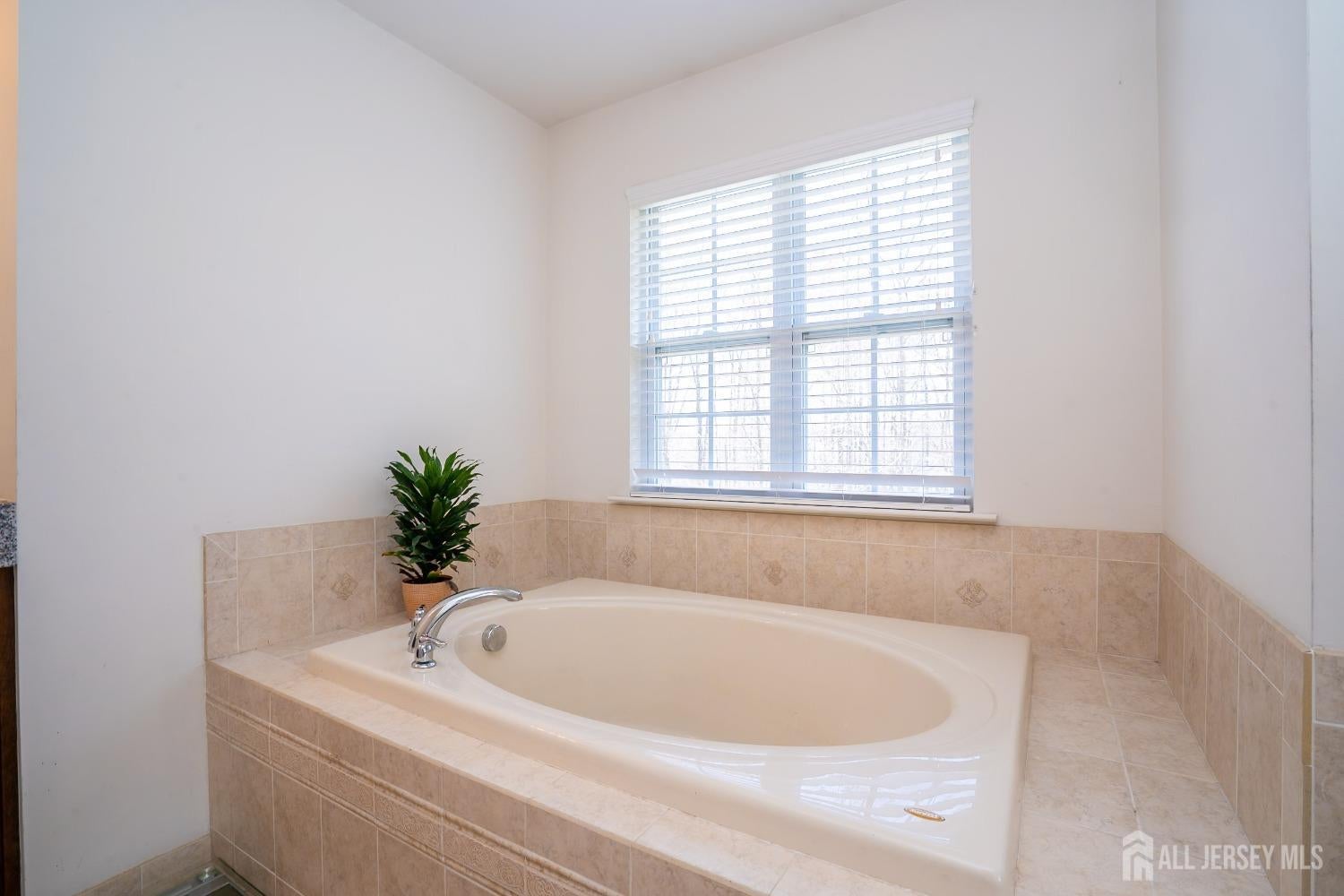 Monroe, New Jersey, 08831, United States, 4 Bedrooms Bedrooms, ,3 BathroomsBathrooms,Residential,For Sale,1873175