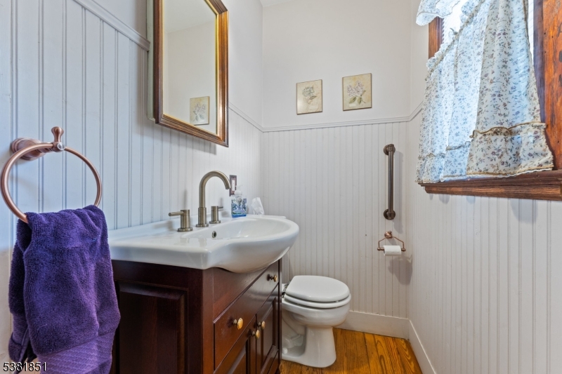 Bound Brook Boro, New Jersey, 08805, United States, 5 Bedrooms Bedrooms, ,3 BathroomsBathrooms,Residential,For Sale,1938545