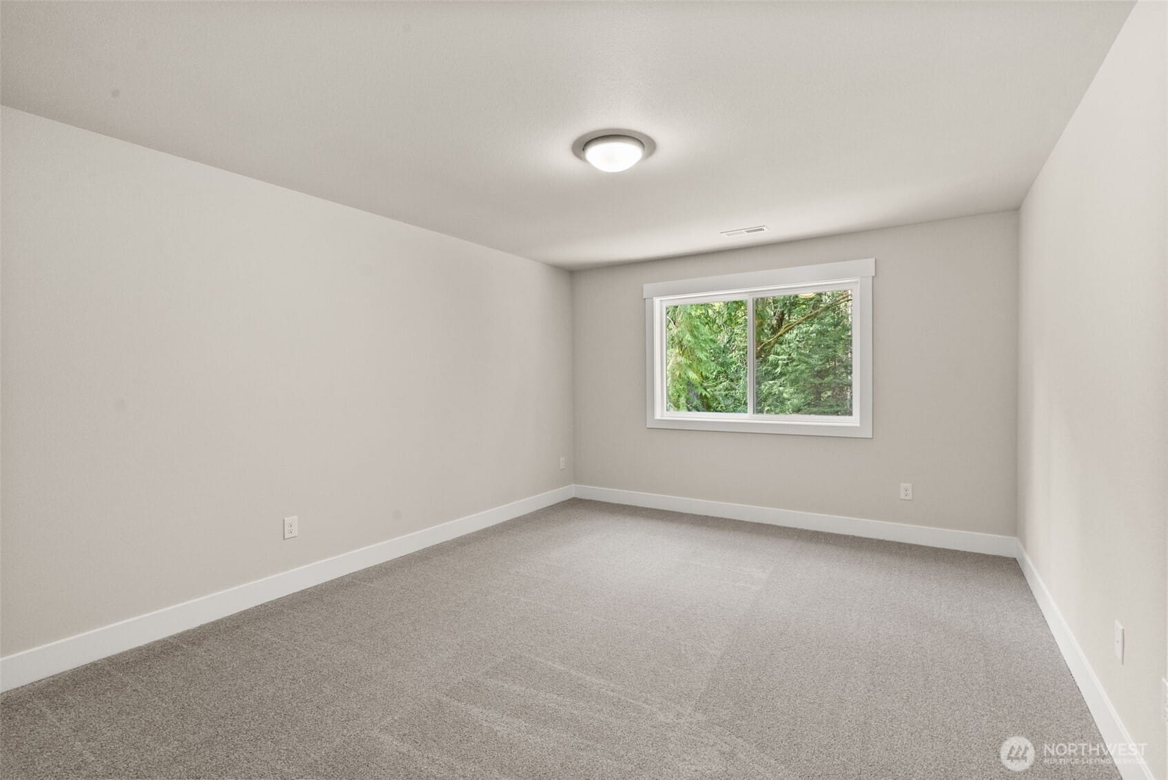 Olympia, Washington, 98502, United States, 4 Bedrooms Bedrooms, ,2 BathroomsBathrooms,Residential,For Sale,1848524