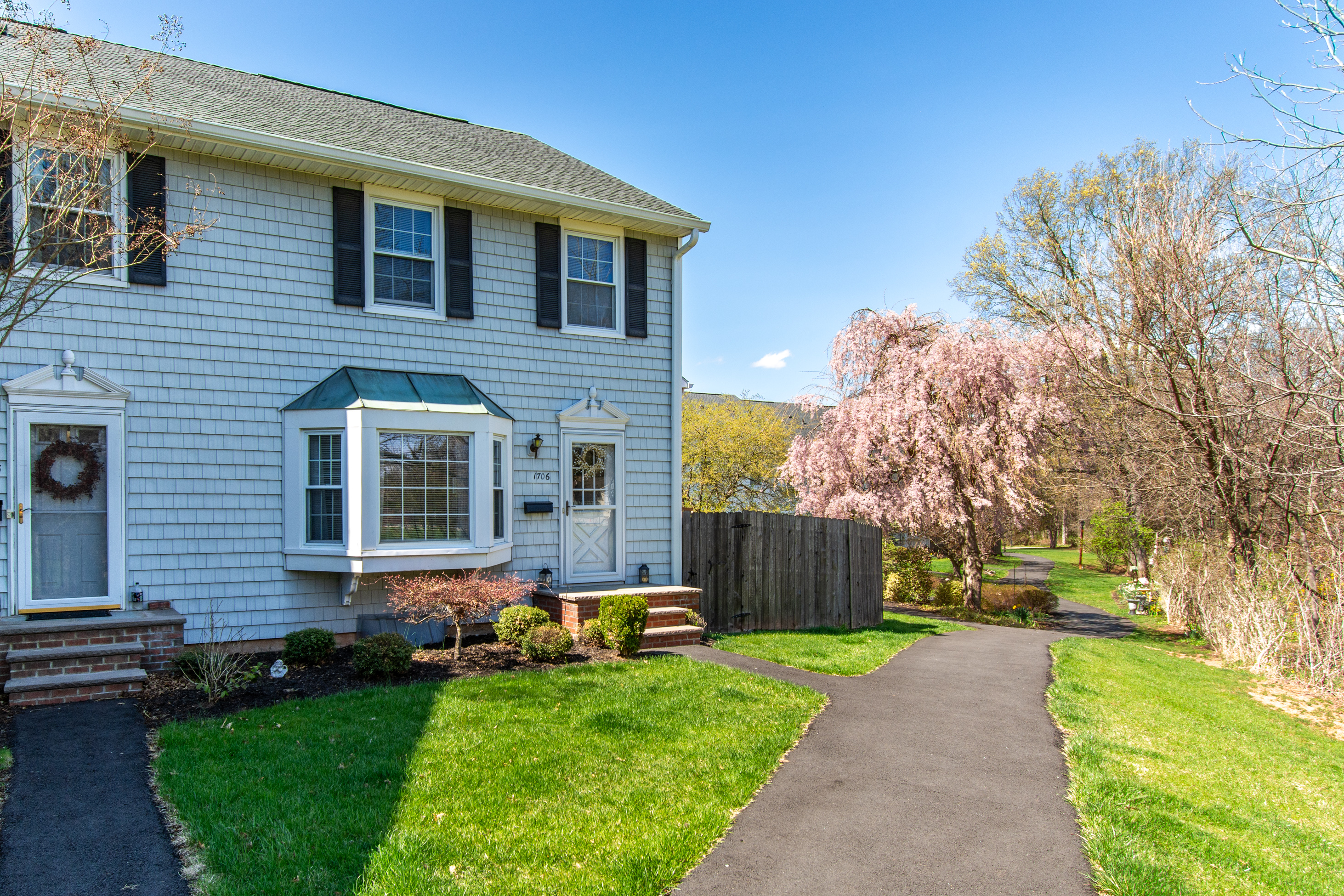  Williamsburg Square Townhouse with New Kitchen, Floors & Bath - 物件實景