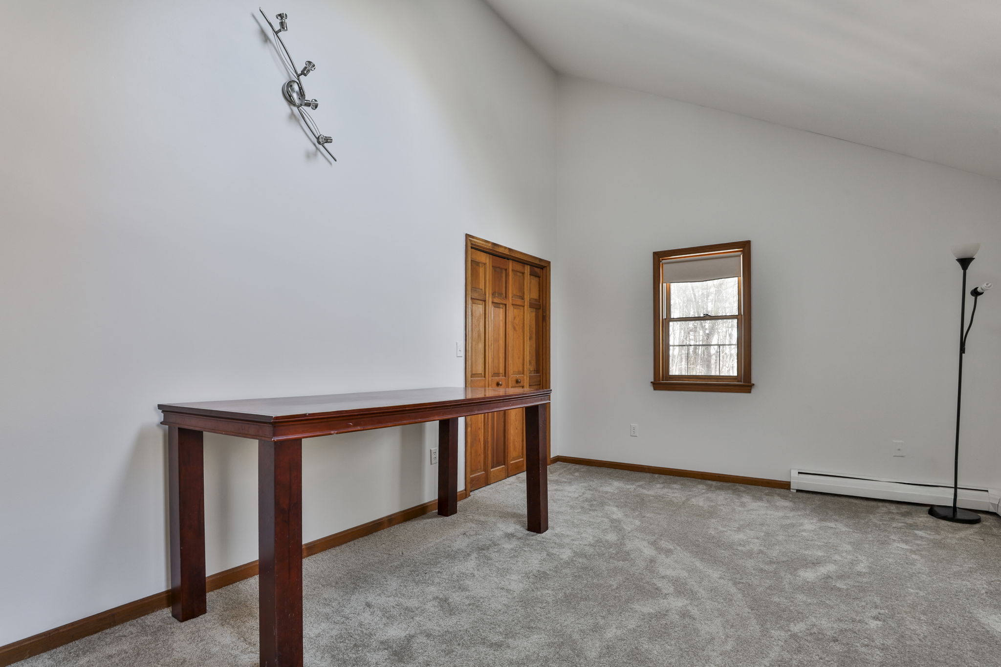 Derry, New Hampshire, 03038, United States, 3 Bedrooms Bedrooms, ,2 BathroomsBathrooms,Residential,For Sale,2006202