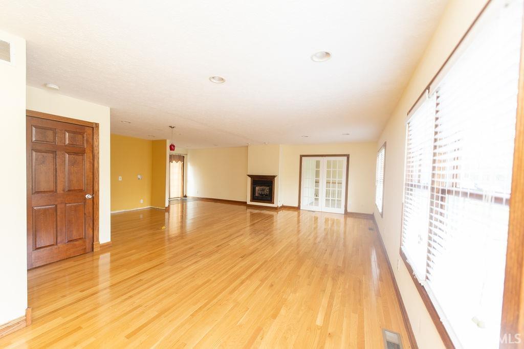 Unionville, Indiana, 47468, United States, 3 Bedrooms Bedrooms, ,4 BathroomsBathrooms,Residential,For Sale,1943057