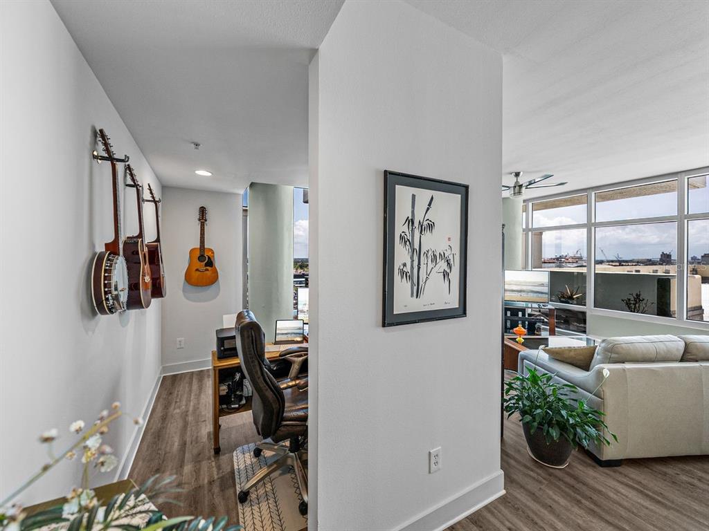 Tampa, Florida, 33602, United States, 1 Bedroom Bedrooms, ,2 BathroomsBathrooms,Residential,For Sale,1807675