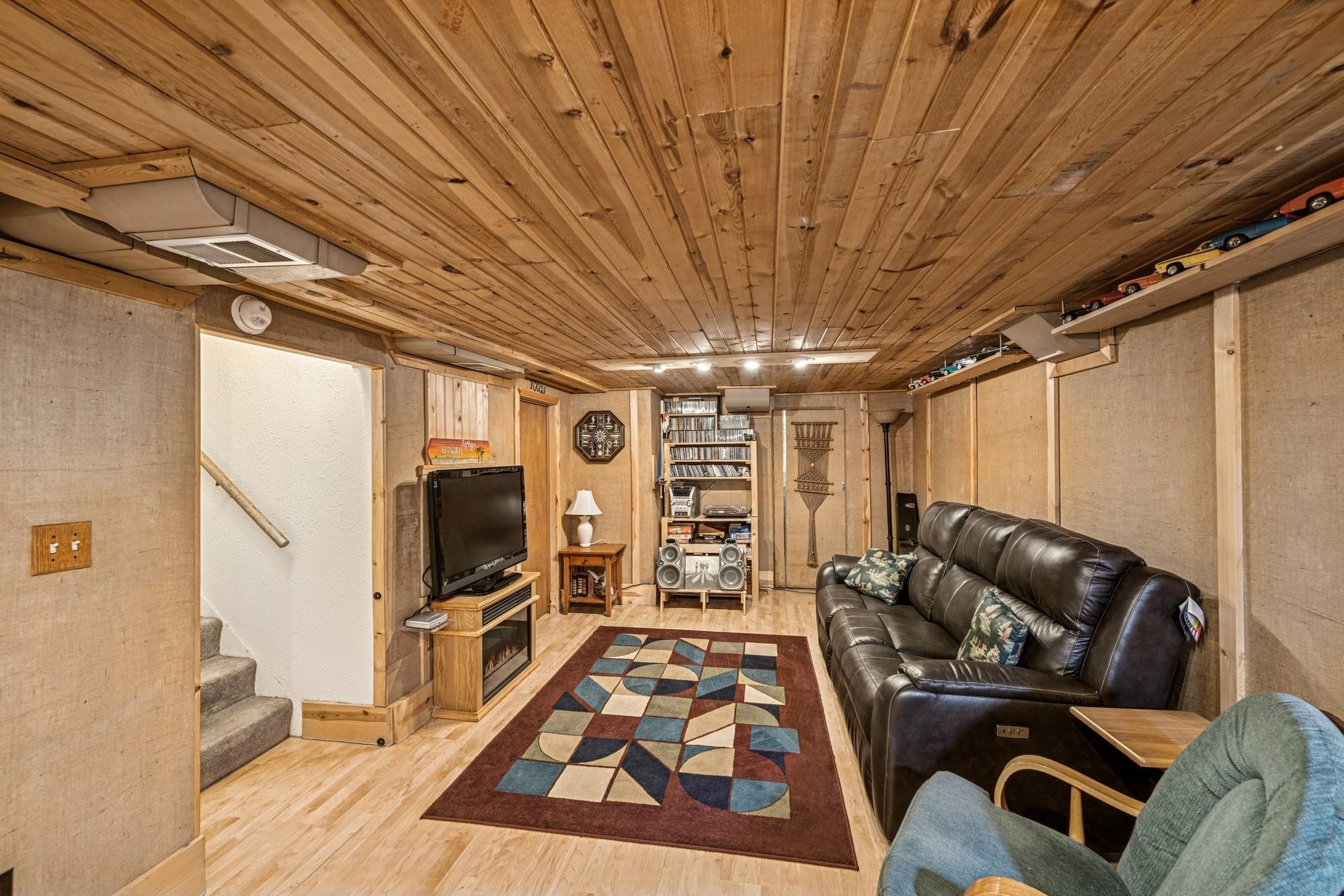 Minnetonka, Minnesota, 55345, United States, 3 Bedrooms Bedrooms, ,1 BathroomBathrooms,Residential,For Sale,1902041