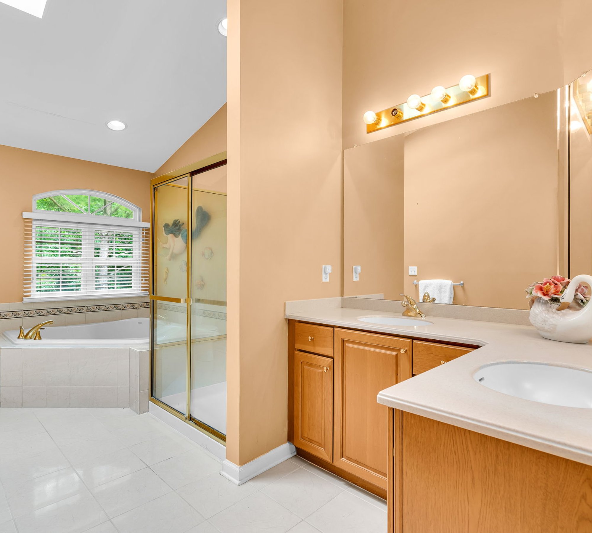  Desirable Ocean Gate Townhouse - 物件實景
