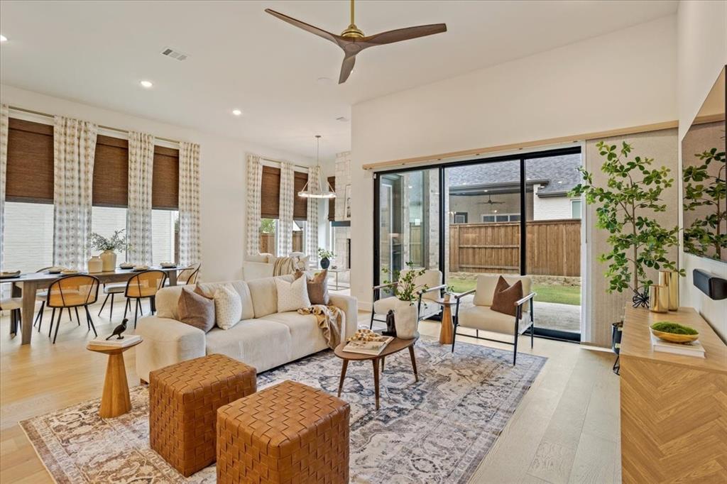 Prosper, Texas, 75078, United States, 4 Bedrooms Bedrooms, ,5 BathroomsBathrooms,Residential,For Sale,1901719