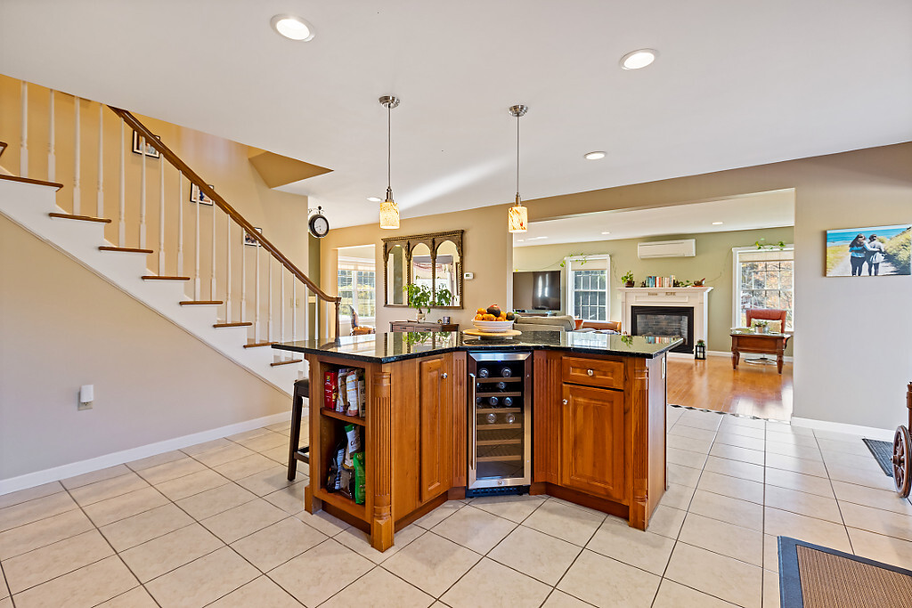 Waterville, Maine, 04901, United States, 4 Bedrooms Bedrooms, ,3 BathroomsBathrooms,Residential,For Sale,1993440