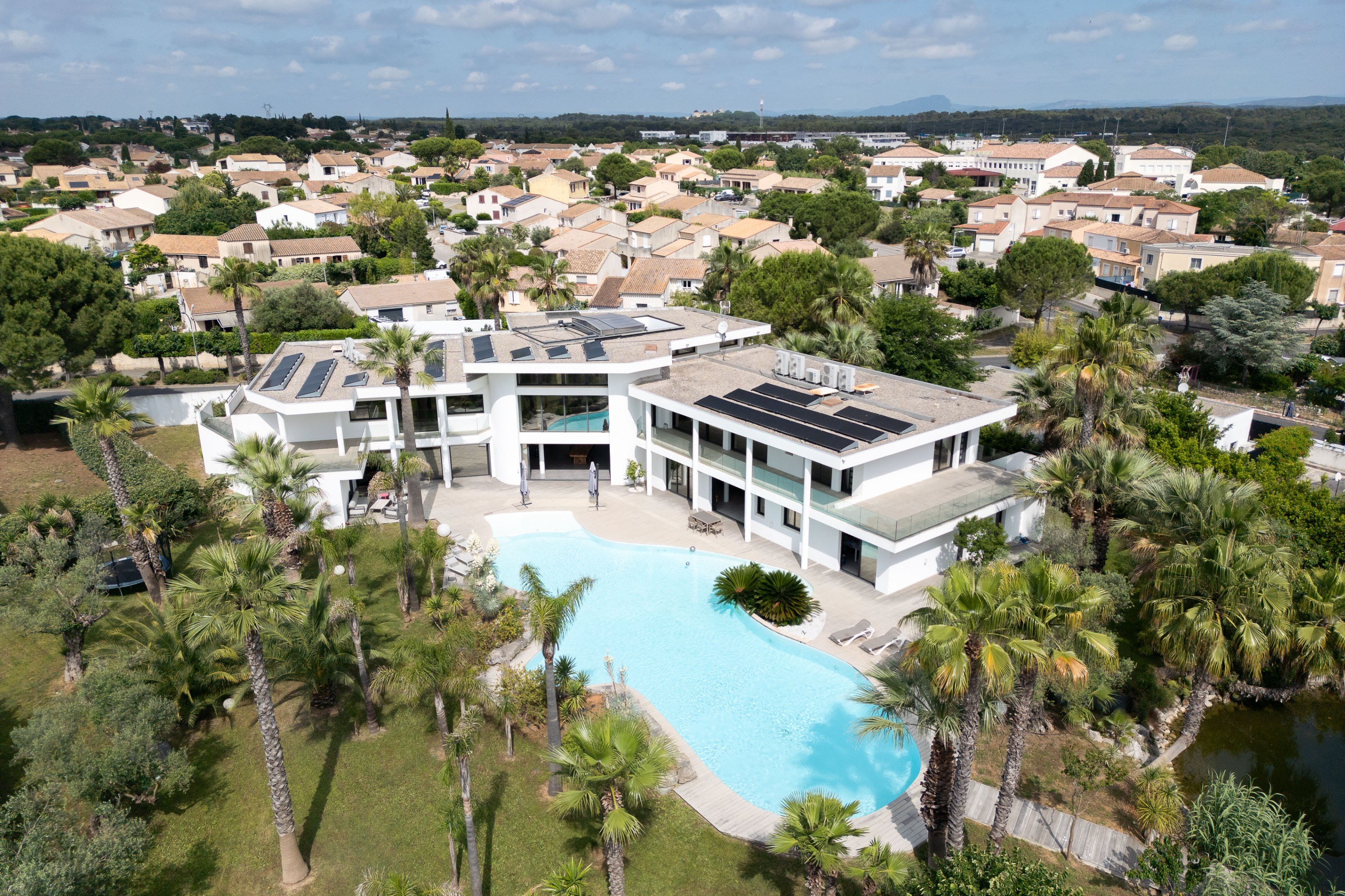  An amazing contemporary property - 物件實景
