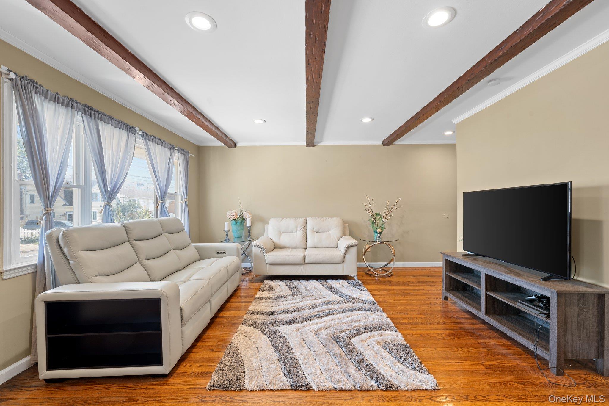 Freeport, New York, 11520, United States, 4 Bedrooms Bedrooms, ,2 BathroomsBathrooms,Residential,For Sale,1981047