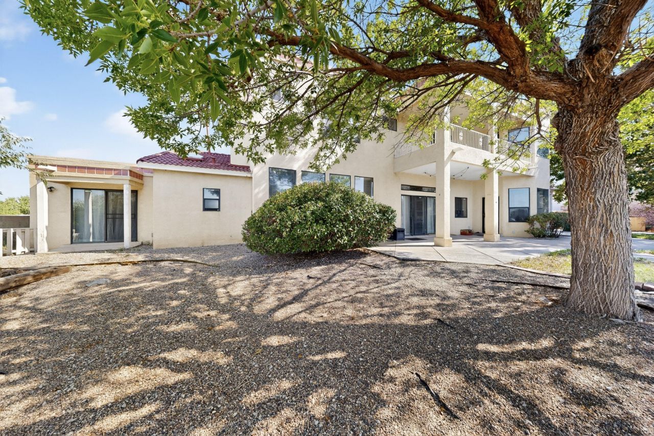 Albuquerque, New Mexico, 87122, United States, 5 Bedrooms Bedrooms, ,5 BathroomsBathrooms,Residential,For Sale,1933221