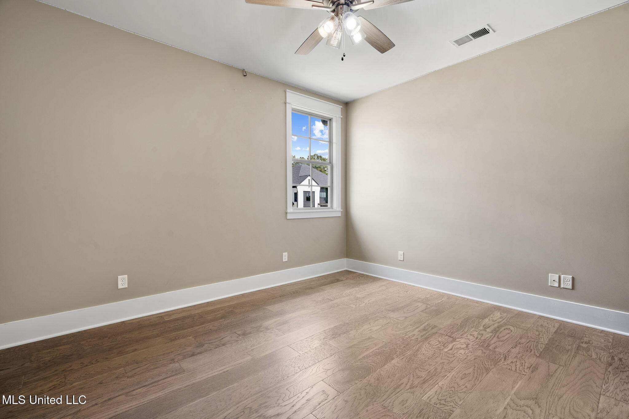 Olive Branch, Mississippi, 38654, United States, 5 Bedrooms Bedrooms, ,4 BathroomsBathrooms,Residential,For Sale,1906747