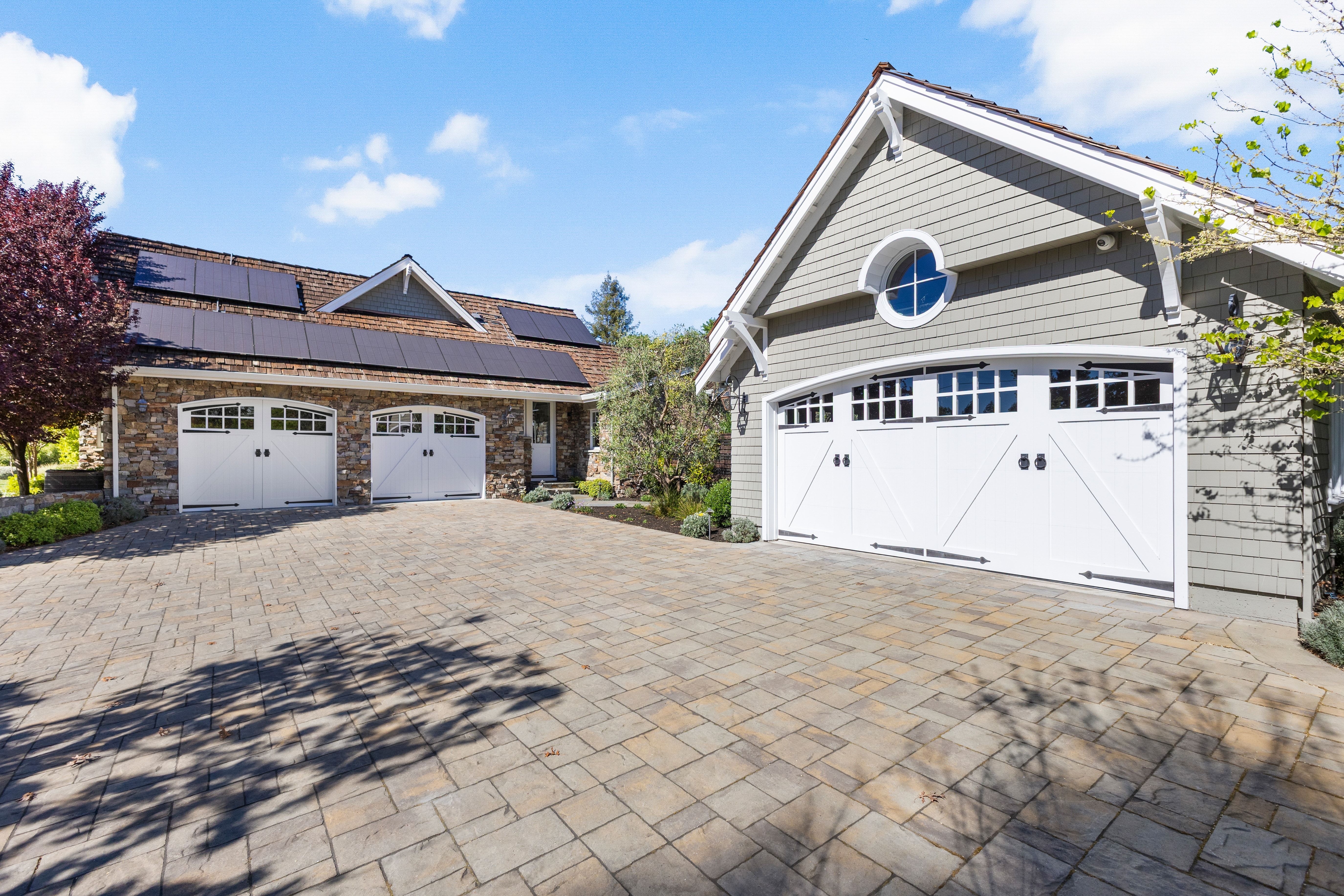  A Private One-Acre Compound Defined by Craftsmanship, Scale and Resort Living - 物件實景