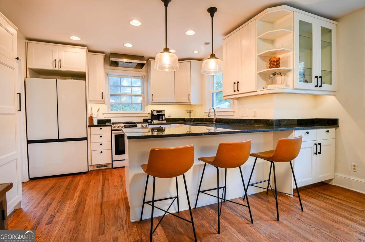 Athens, Georgia, 30606, United States, 4 Bedrooms Bedrooms, ,3 BathroomsBathrooms,Residential,For Sale,1988193