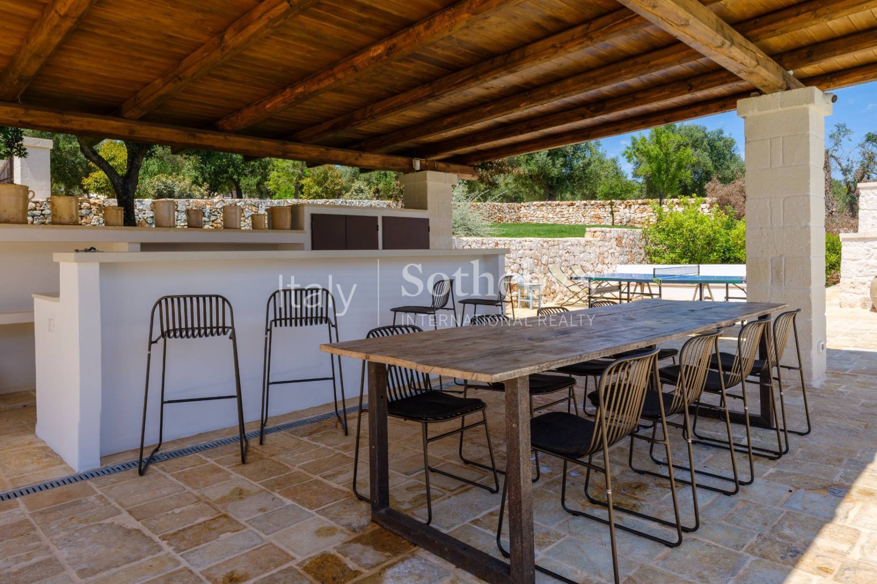  Exclusive complex of trulli with pool surrounded by greenery - 物件實景