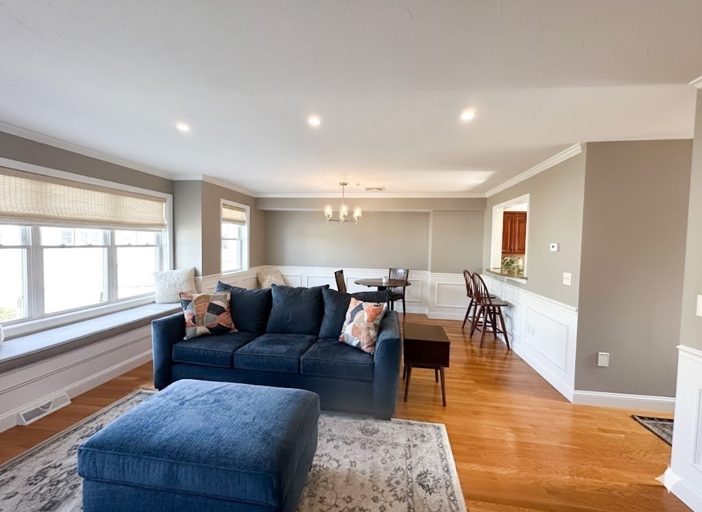 Norwood, Massachusetts, 02062, United States, 2 Bedrooms Bedrooms, ,2 BathroomsBathrooms,Residential,For Sale,1989094