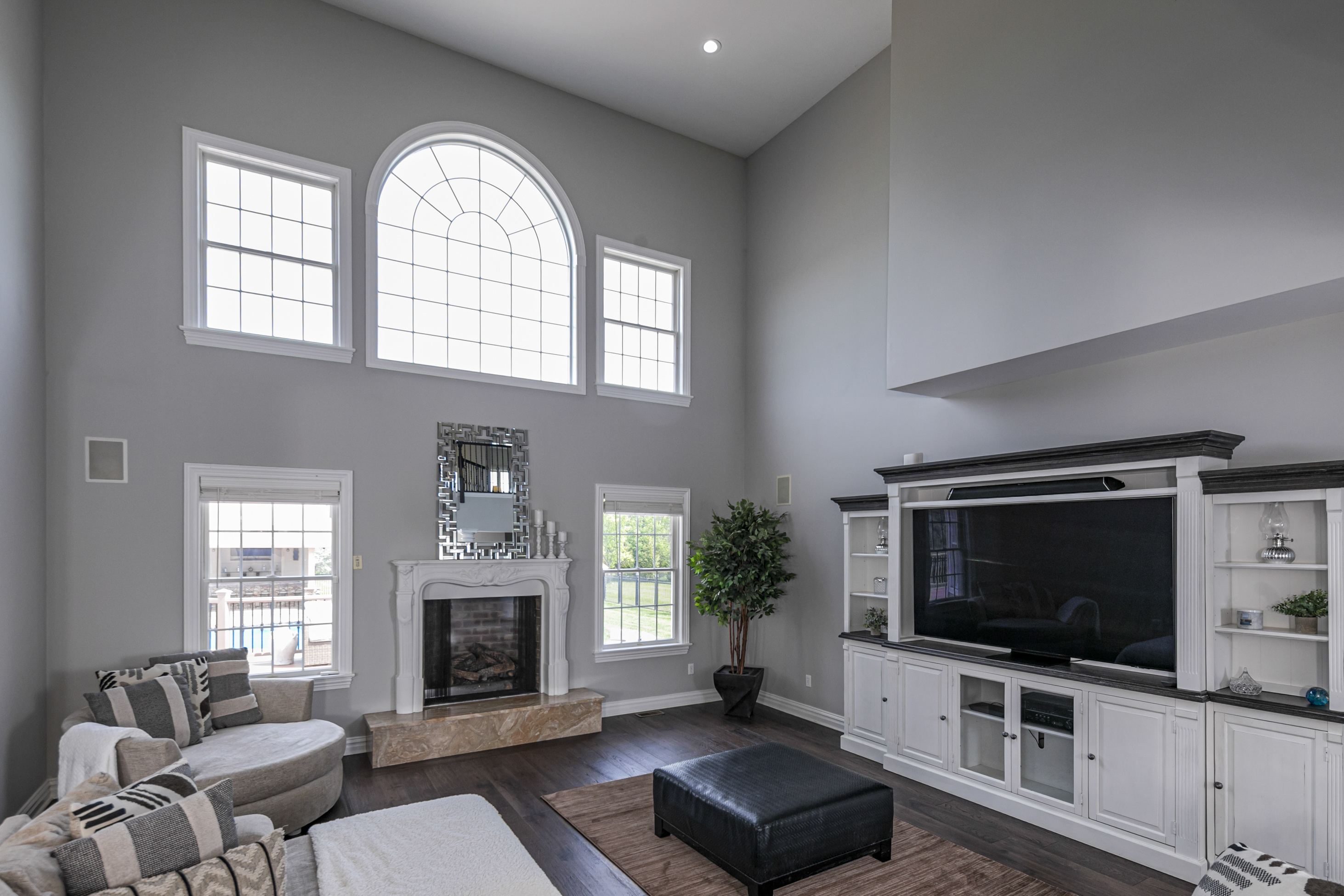  An Elevated Lifestyle Awaits in this Stunning Showpiece Property - 物件實景