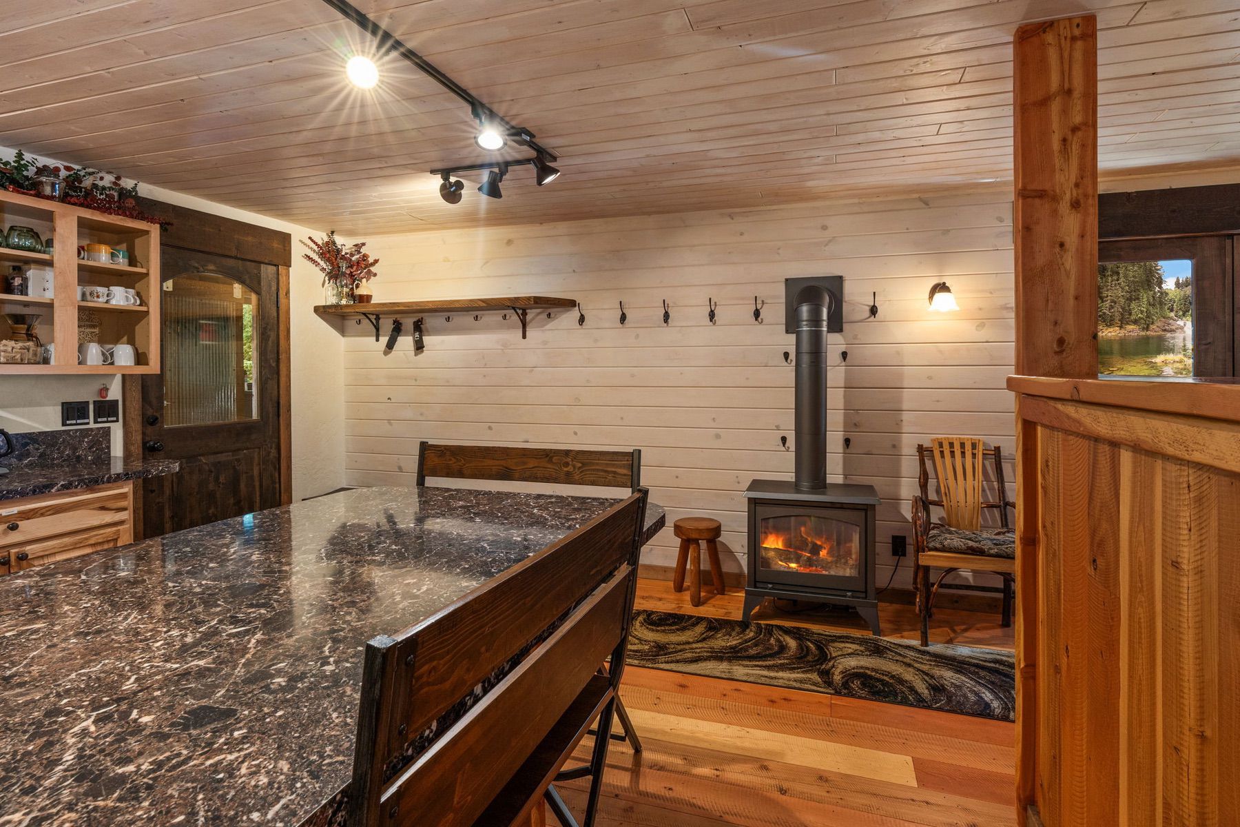  708 US Highway 212 W - 物件實景