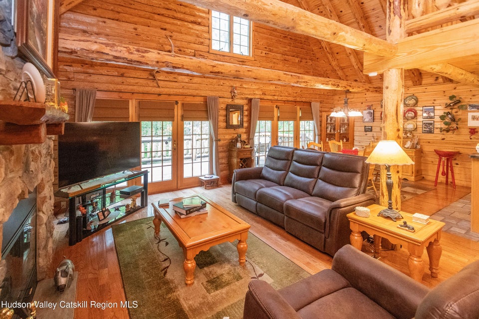 New Paltz, New York, 12561, United States, 3 Bedrooms Bedrooms, ,3 BathroomsBathrooms,Residential,For Sale,1873617