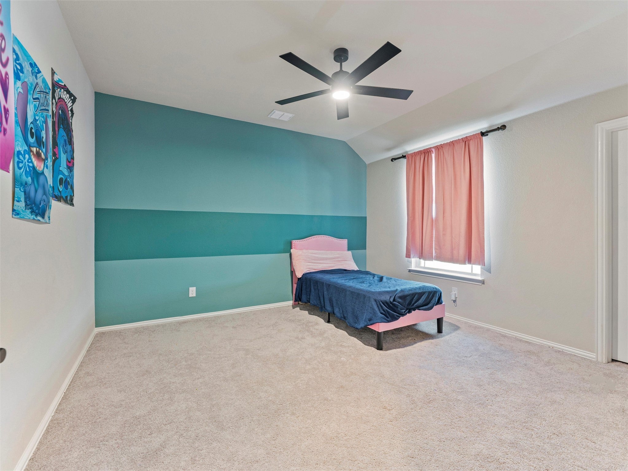 Waxahachie, Texas, 75165, United States, 5 Bedrooms Bedrooms, ,4 BathroomsBathrooms,Residential,For Sale,1989911