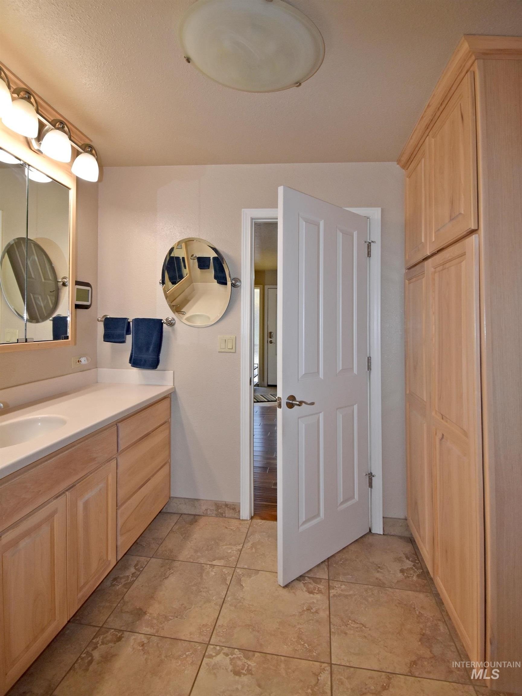 Clarkston, Washington, 99403, United States, 4 Bedrooms Bedrooms, ,2 BathroomsBathrooms,Residential,For Sale,2011343