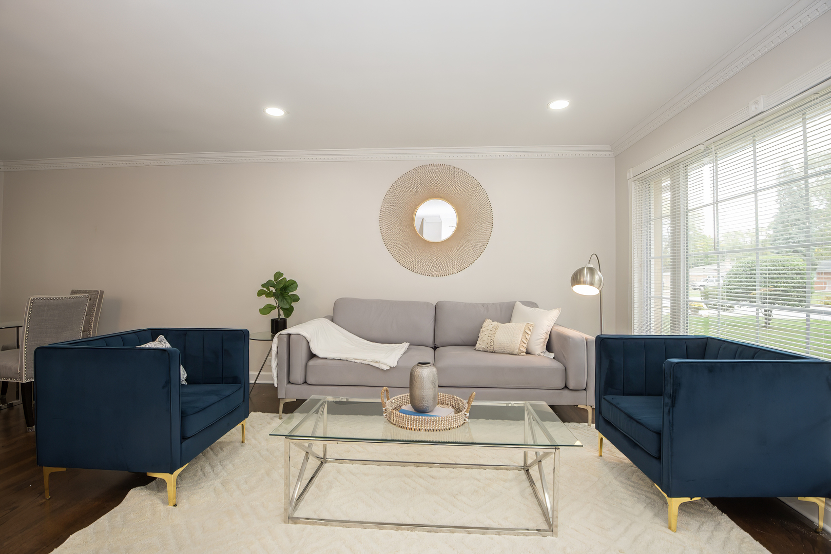 Glenview, Illinois, 60025, United States, 5 Bedrooms Bedrooms, ,3 BathroomsBathrooms,Residential,For Sale,1995942