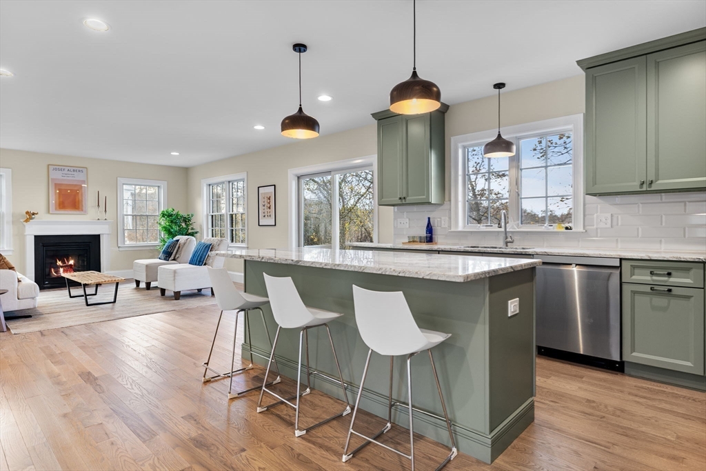 Braintree, Massachusetts, 02184, United States, 4 Bedrooms Bedrooms, ,3 BathroomsBathrooms,Residential,For Sale,2001189