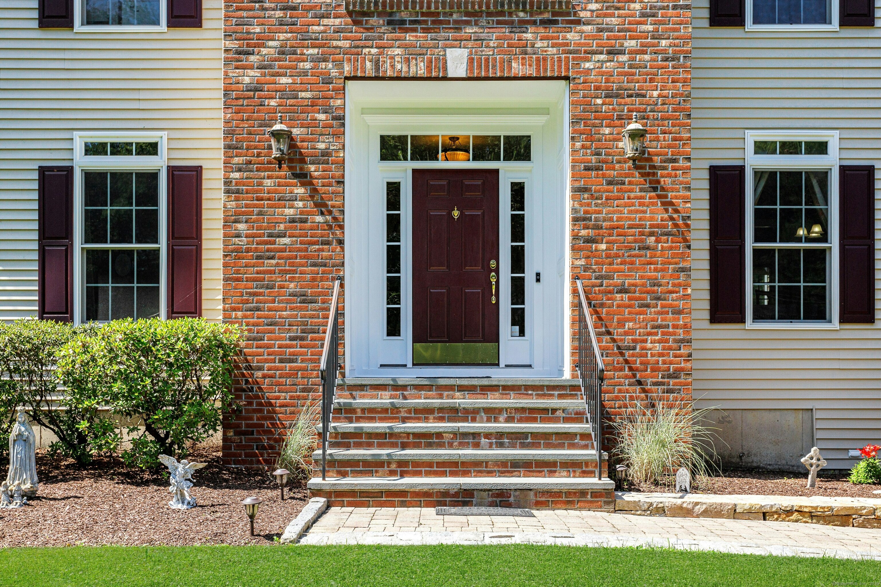 Shelton, Connecticut, 06484, United States, 3 Bedrooms Bedrooms, ,3 BathroomsBathrooms,Residential,For Sale,1875450