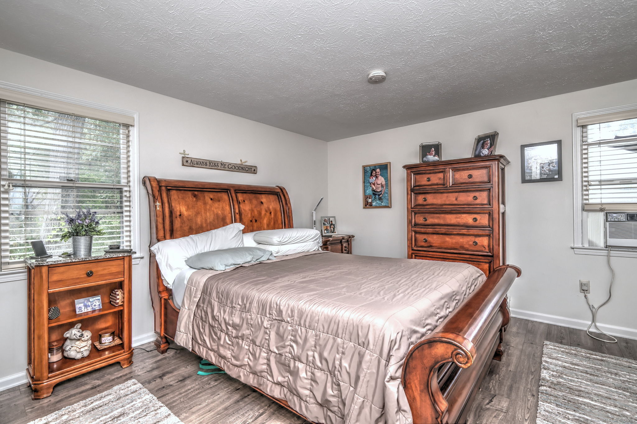 West Haven, Connecticut, 06516, United States, 3 Bedrooms Bedrooms, ,2 BathroomsBathrooms,Residential,For Sale,1925877