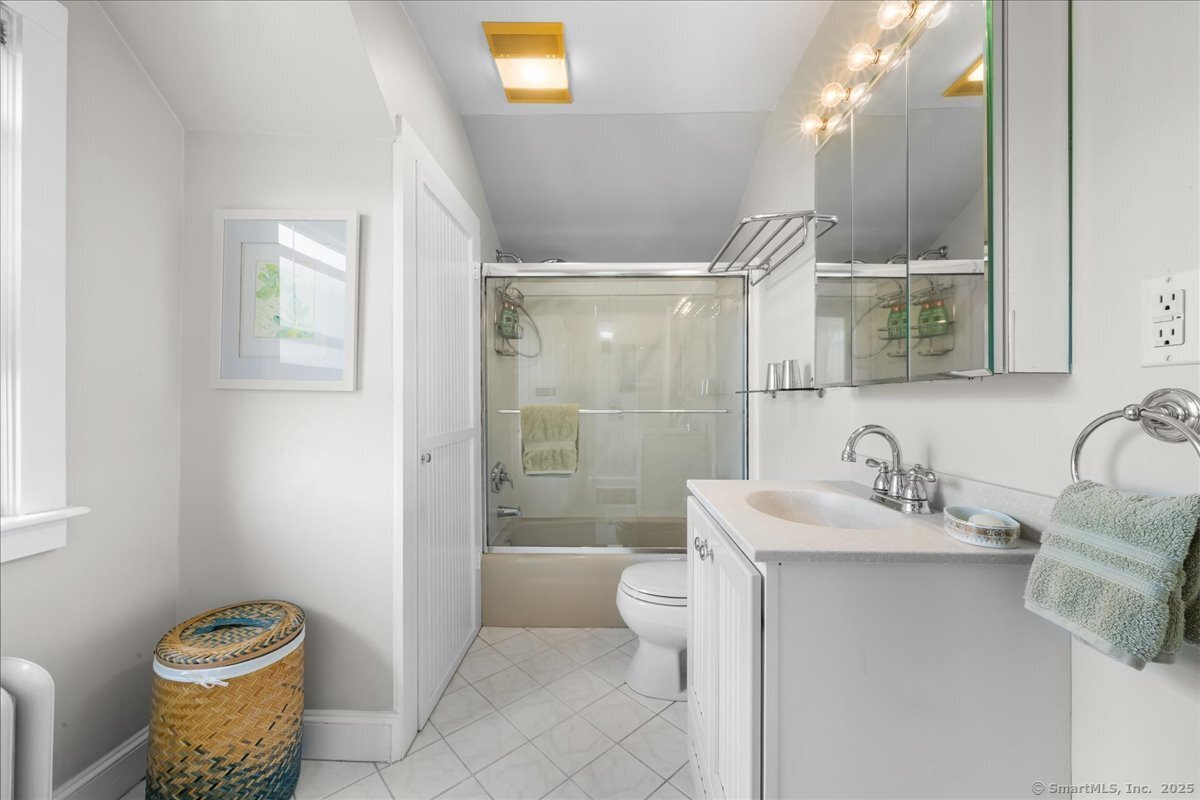 Stonington, Connecticut, 06379, United States, 3 Bedrooms Bedrooms, ,3 BathroomsBathrooms,Residential,For Sale,1830506