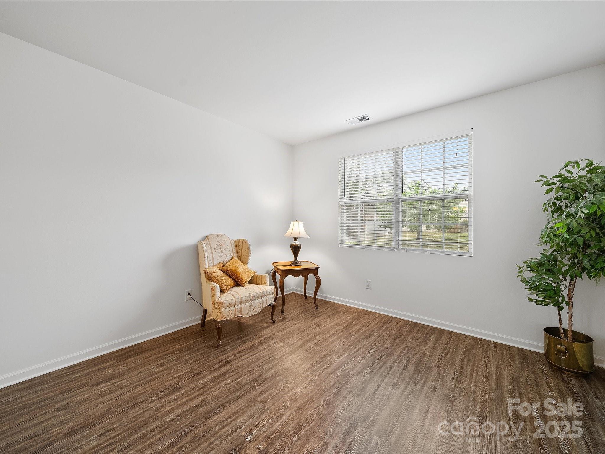 Matthews, North Carolina, 28105, United States, 4 Bedrooms Bedrooms, ,3 BathroomsBathrooms,Residential,For Sale,1865388