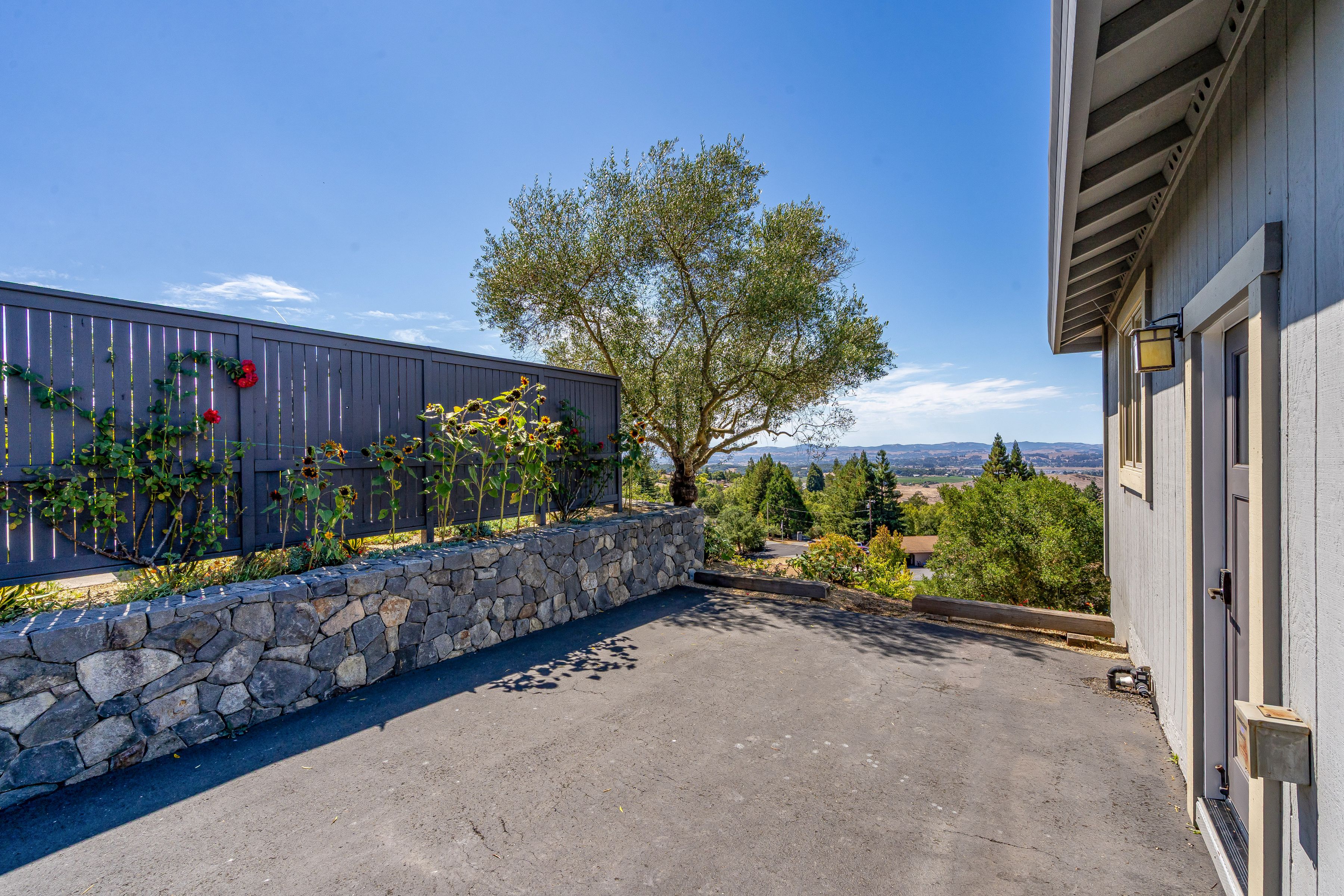  4737 Pressley Road - 物件實景