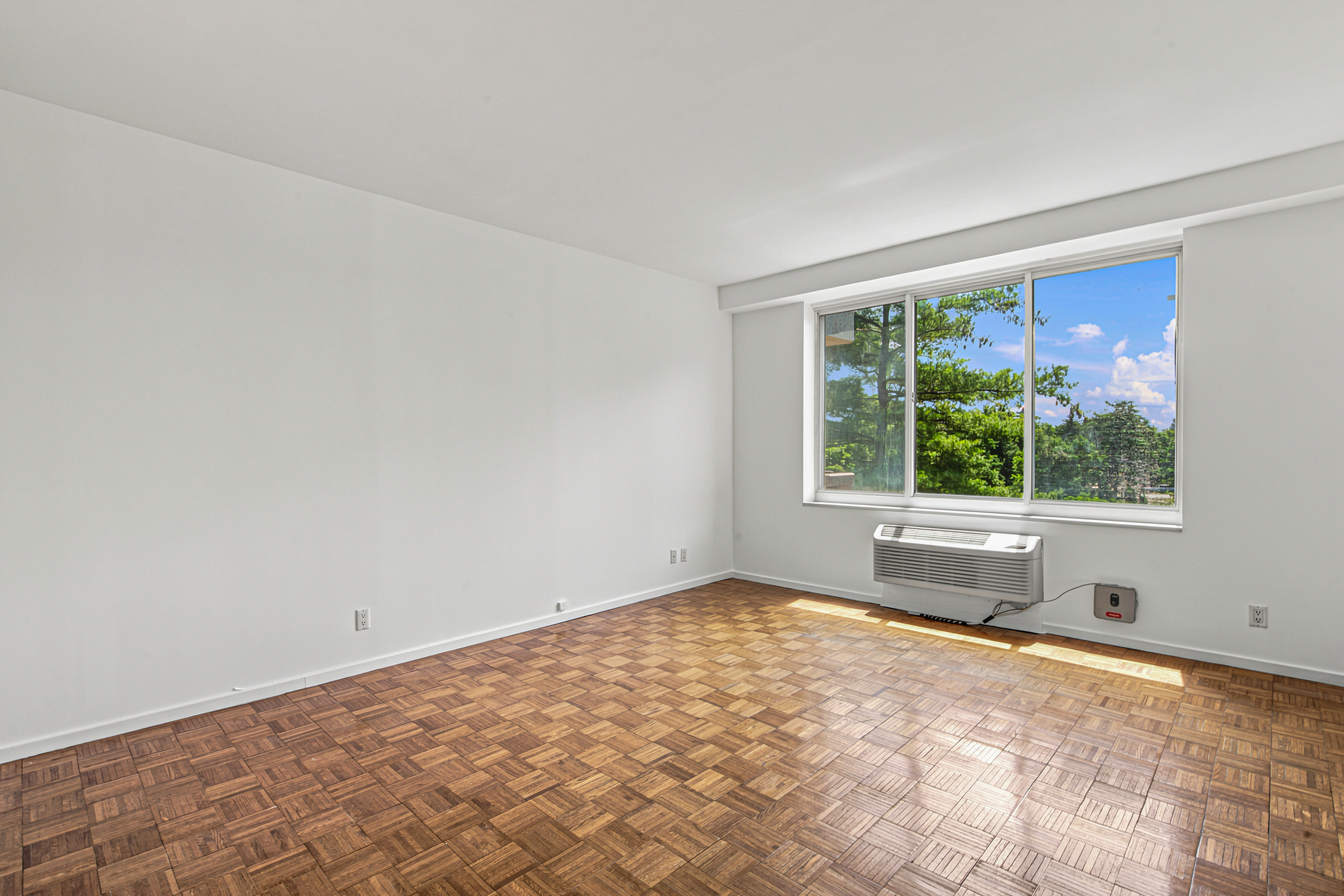  100 Hilton Avenue, Garden City, NY, 11530 - 物件實景