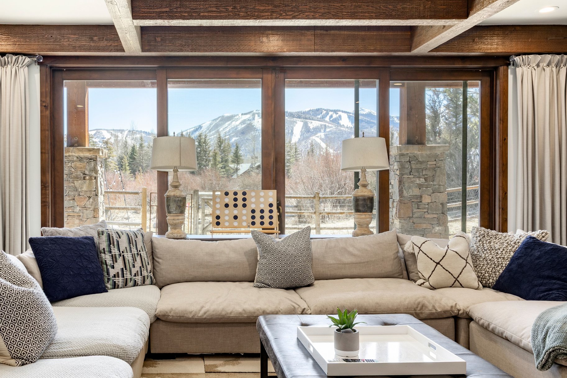  Rare Park Meadows Retreat with Creekside Setting and Expansive Ski Resort Views - 物件實景