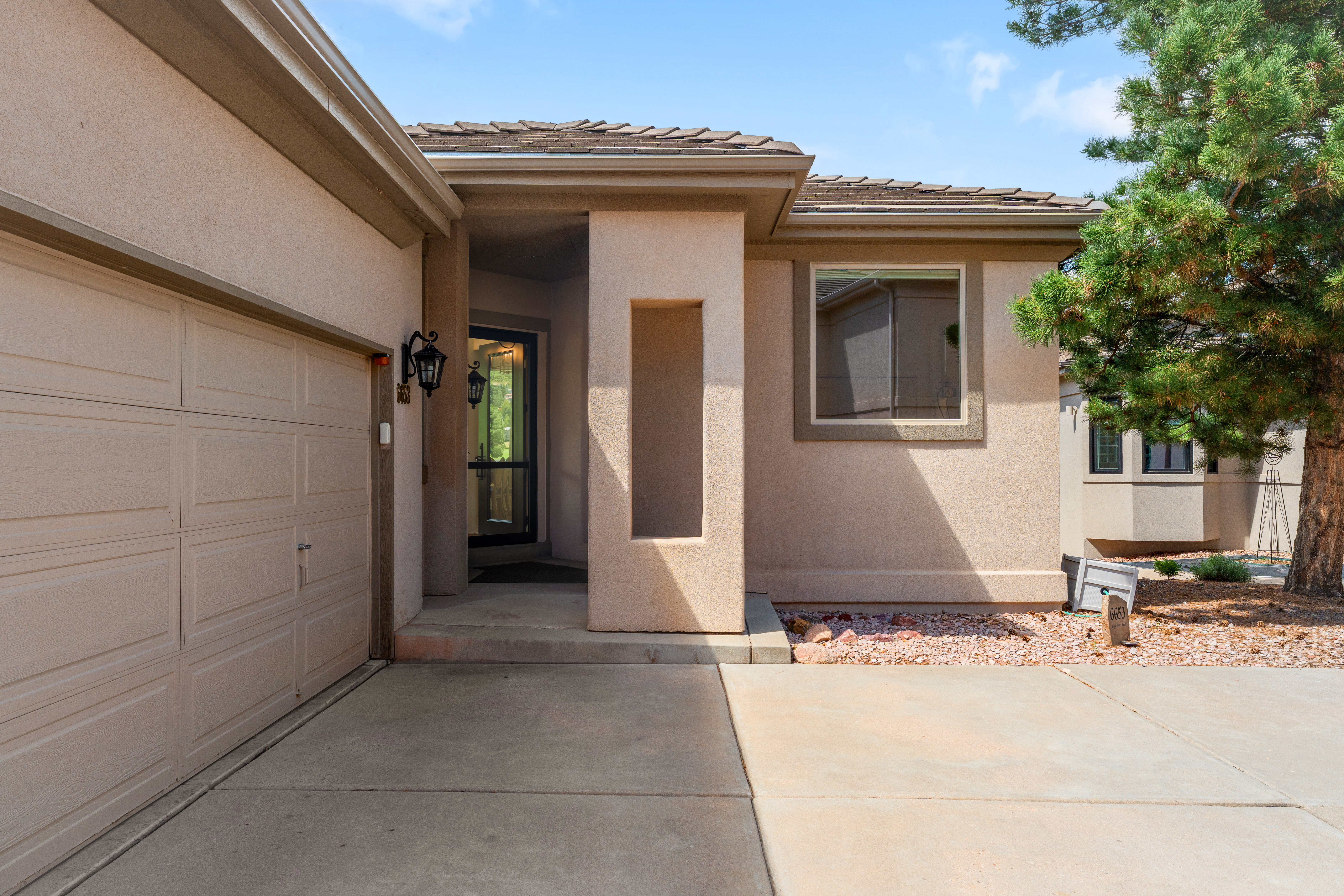  Beautifully maintained ranch home sits on award-winning arrowhead golf course - 物件實景