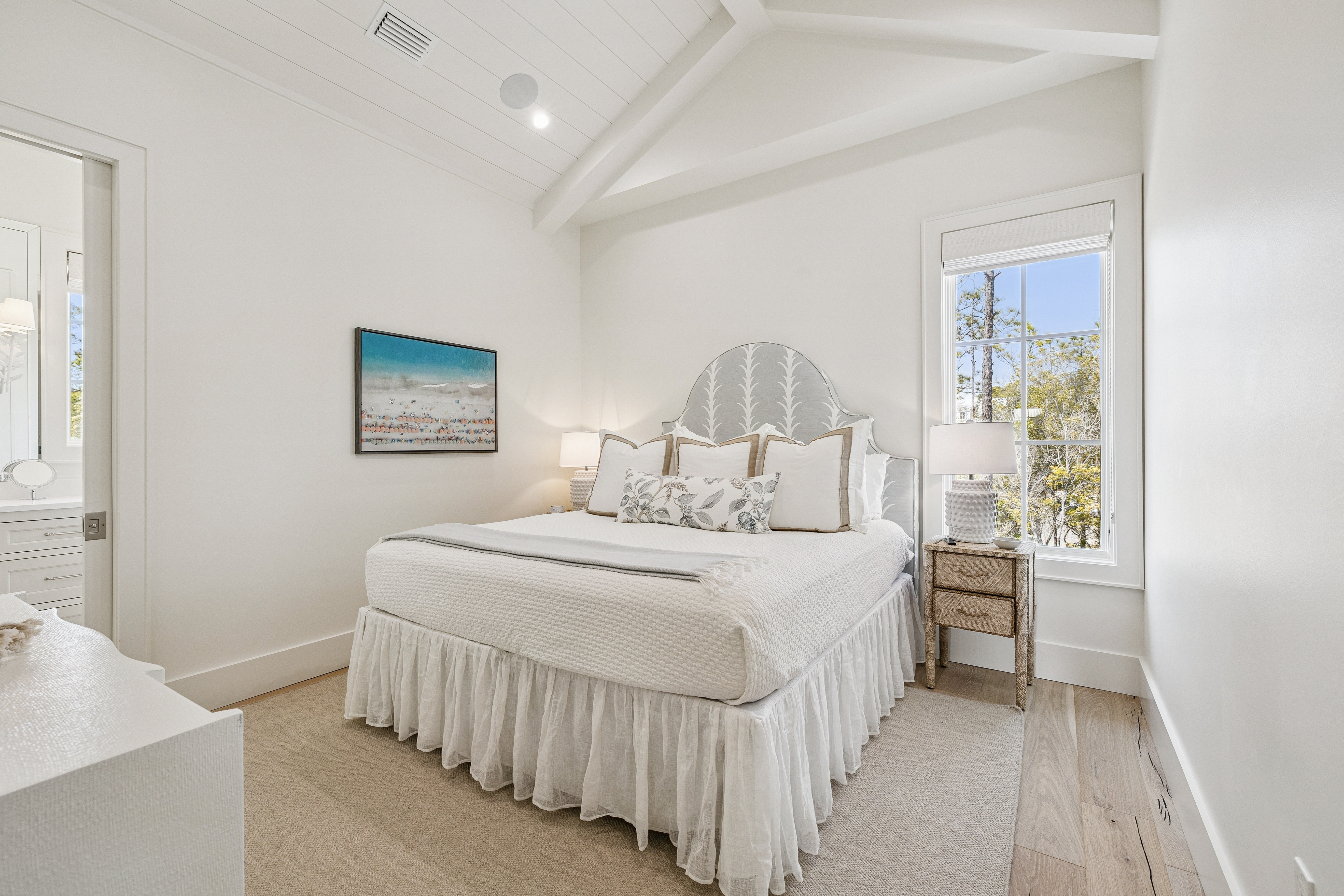  Refined Coastal Residence With Designer Interiors And Exceptional Craftsmanship - 物件實景